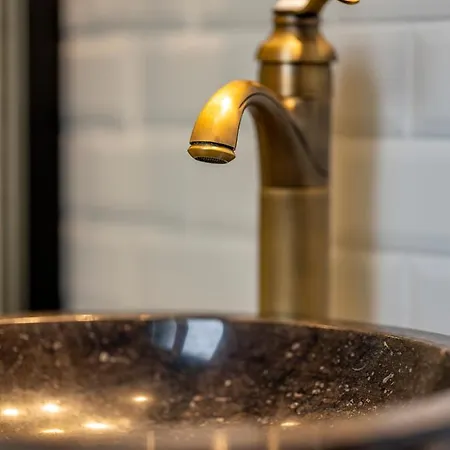 فندق مبيت وإفطار La Tour Pom'pin