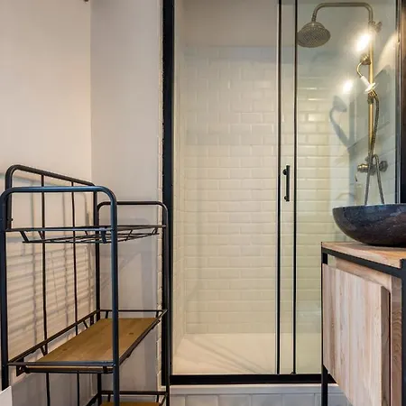 La Tour Pom'pin فندق مبيت وإفطار