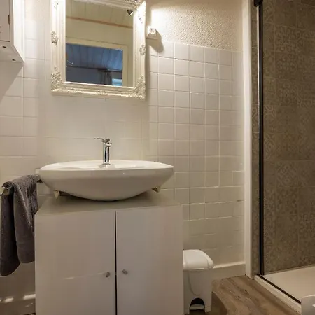 فندق مبيت وإفطار La Tour Pom'pin