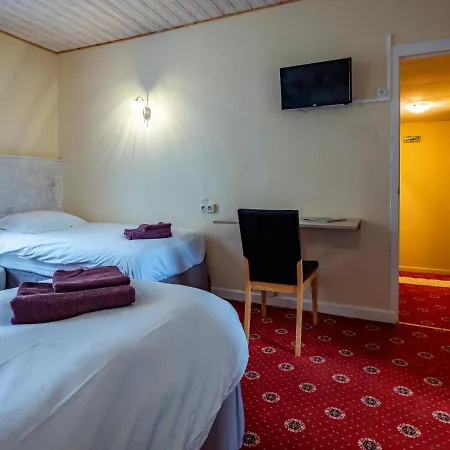 فندق مبيت وإفطار La Tour Pom'pin