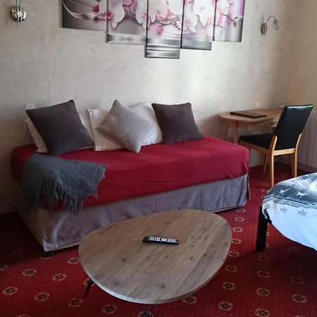 La Tour Pom'pin 3* لا بوربول