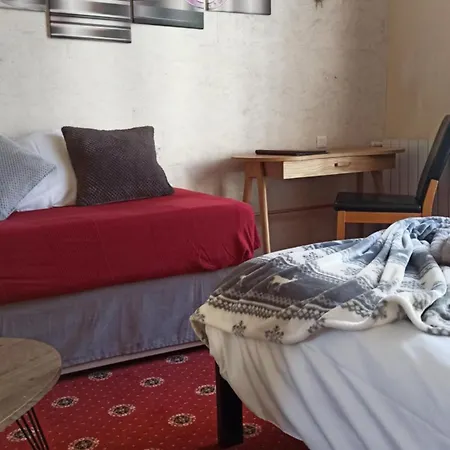 فندق مبيت وإفطار La Tour Pom'pin