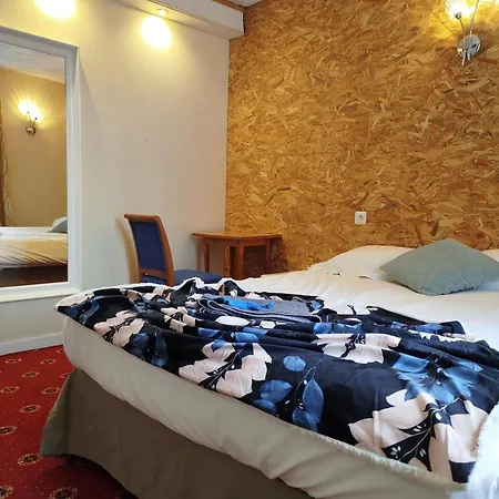 La Tour Pom'pin فندق مبيت وإفطار