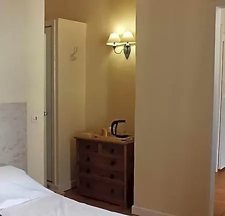 La Tour Pom'pin Panzió 3*