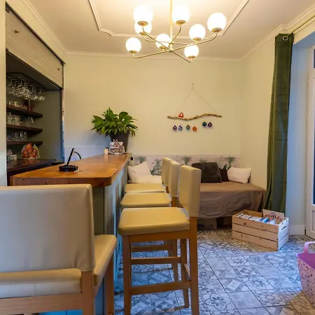 La Tour Pom'pin Bed & Breakfast 3*