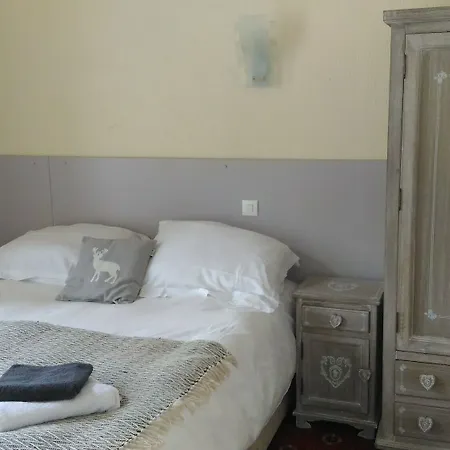 Frühstückspension La Tour Pom'pin 3*